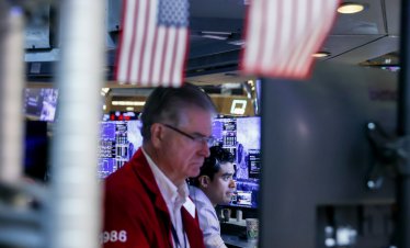Сигналите за скорошен край на войната в Иран окриляват индексите на Wall Street*