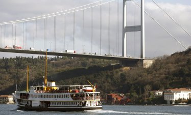 Турция продава правата за ползване на два от мостовете над Босфора