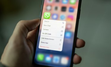 Meta дава временно безплатен достъп до WhatsApp на конкурентни AI чатботове
