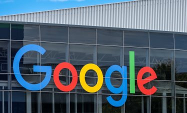 Google оспорва опитите на ЕС да принуди отварянето на Android за конкурентни AI ботове