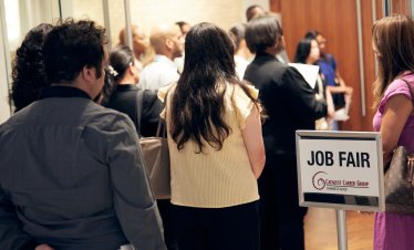 Седмичните молби за обезщетения при безработица в САЩ леко се повишават