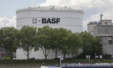BASF отново повиши перспективата за печалбата на фона на растящите цени