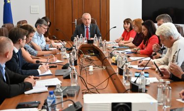 Новият механизъм за изчисляване на минималната работна заплата ще включва четири критерия