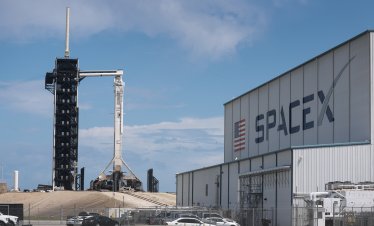SpaceX придобива стартъпа за програмиране с изкуствен интелект Cursor за 60 млрд. долара