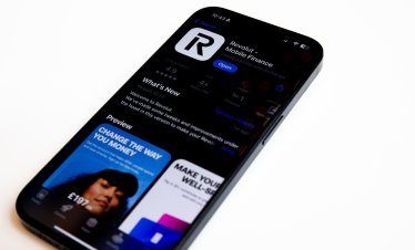 Revolut се впуска в битка и с телекомите с нова мобилна услуга