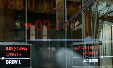 Напрежението във Франция оставя под натиск европейските борси