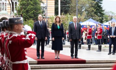 Радев очаква да започнат да гърмят финансови "бомби" в министерствата