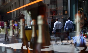 Wall Street отваря с леки ръстове, Nasdaq е напът да завърши месеца с повишение от 8%*
