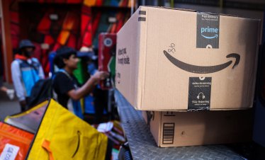 Акциите на Amazon се сринаха след изненадващо високи AI разходи