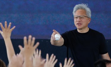 Хуанг: Nvidia ще инвестира по 150 млрд. долара годишно в Тайван