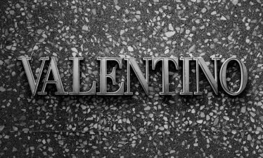 Акционерите на Valentino обещават нова подкрепа за 2026 г. след загуби и нарастващ дълг
