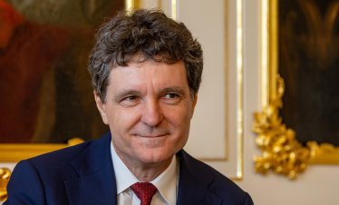 Румънският президент Никушор Дан номинира дипломата Лука Никулеску за премиер
