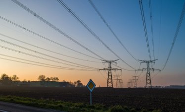 България ще разчита на внос на ток - производството при съседите ще е по-евтино