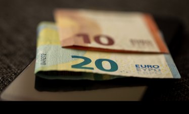 АИКБ препоръчва бюджетен дефицит до 2% от БВП през 2027 г.