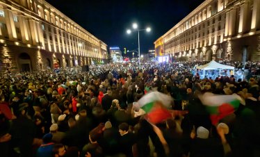 "Мяра": 70% от българите подкрепят протестите, натежава очакването за оставка на правителството