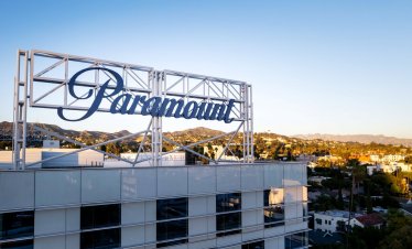 ЕК е одобрила условно мегасливането на Paramount и Warner Bros.