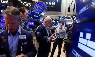 Dow надгражда рекордното ниво от 53 хил. пункта, секторът на чиповете върви надолу*