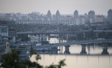Четирима души са загинали при масираната руска атака с ракети и дронове срещу Киев