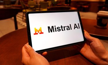 Mistral AI придобива австрийски стартъп за изкуствен интелект в областта на физиката