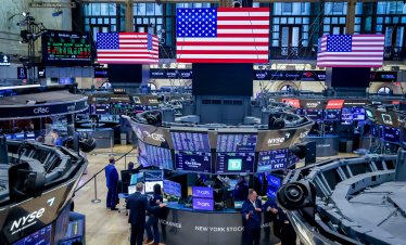 S&P 500 и Nasdaq Composite спадат, технологичните акции поевтиняват за втори пореден ден*