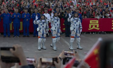 Китай започна ключова космическа мисия в амбицията си да изпрати хора на Луната до 2030 г.