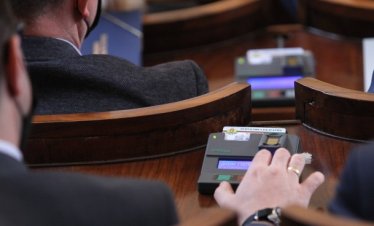 Депутатите ще гласуват по внесения вот на недоверие към кабинета „Желязков“ утре