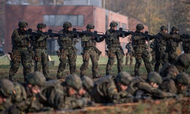 Германия дава зелена светлина на военни поръчки за рекордните 52 млрд. евро