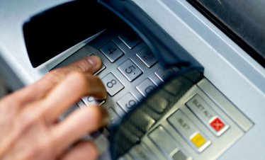 73% от българите са склонни да сменят банката си заради безплатни тегления от банкомати по света