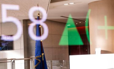 Промишлените и автомобилните компании изведоха европейските пазари до ръст в четвъртък