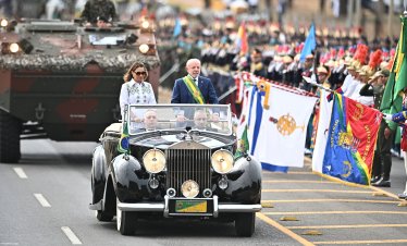 Бразилия избира президент, битката ще е между Лула и Болсонаро
