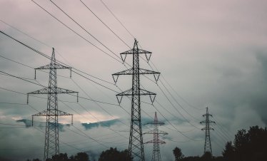 Преструктурирането на "Еврохолд" оказва лек натиск на печалбата за полугодието