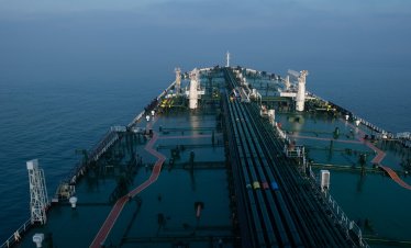Русия увеличава количествата петрол, доставяни по Северния морски път