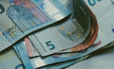 ЕК: Решенията за членството на България в еврозоната са приети и остават в сила