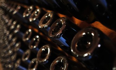 Грузия планира продажба на колекция от 40 хил. редки вина на Сталин