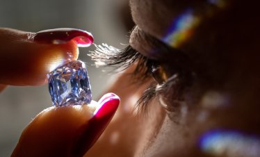 Richemont планира да се присъедини към консорциума за придобиване на De Beers