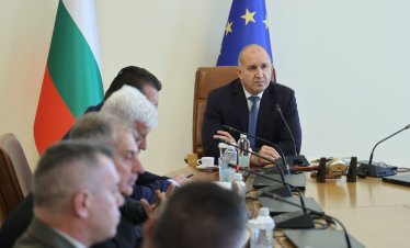 Радев: Наливането на пари във войната е по-скъпо от усилията за дипломация