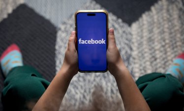 ЕС иска Instagram и Facebook да променят пристрастящите си функции, или рискуват глоби