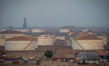 Страните от Персийския залив в ОПЕК увеличават производството на петрол през юли