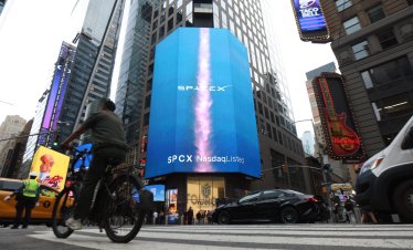 SpaceX води преговори за достъп до 80 хил. клетки в САЩ за нова мобилна мрежа