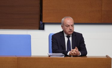 Бюджетът за &bdquo;добутване&ldquo; до края на годината беше приет на първо четене