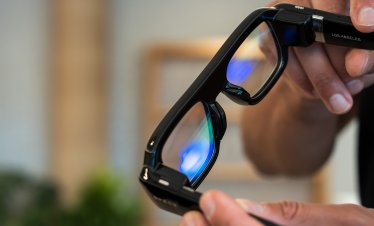 Snap се опитва да привлече потребителите с умни очила за 2195 долара