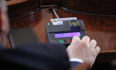 Особеният управител на "Лукойл" ще трябва да се отчита всеки месец
