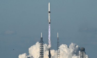 Безос и Мъск се надпреварват да изпратят центрове за данни в Космоса