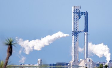 Новата ракета на SpaceX преодоля проблемите и успешно достигна орбита 