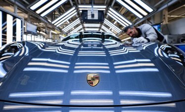 Porsche: от &bdquo;перлата в короната&ldquo; до тежест за Volkswagen