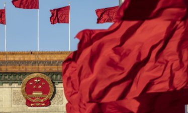 Китай инжектира милиарди в най-големите си банки и застрахователи