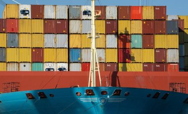 Maersk повиши годишната си прогноза заради силното търсене извън САЩ