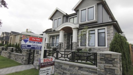 Милиардер вижда "балони" във високия клас имоти и изкуството