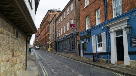 Британският пазар на жилища се забавя заради спад в доверието