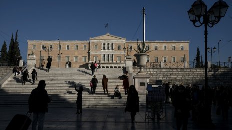 Гърция се готви да позволи 13-часов работен ден в частния сектор